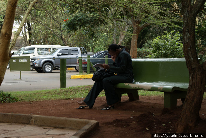 девушка отдыхает Найроби, Кения