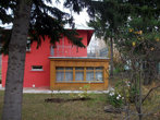 Один из коттеджей  по ул.Терешковой.  В таких особняках жили и живут научные светила Академгородка.