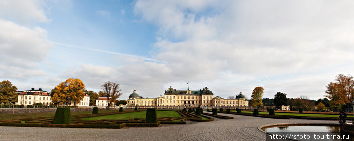 Дворец Дроттнигхольм(Drottningholm), действующая загородная резиденция королевской семьи. Эребру, Швеция