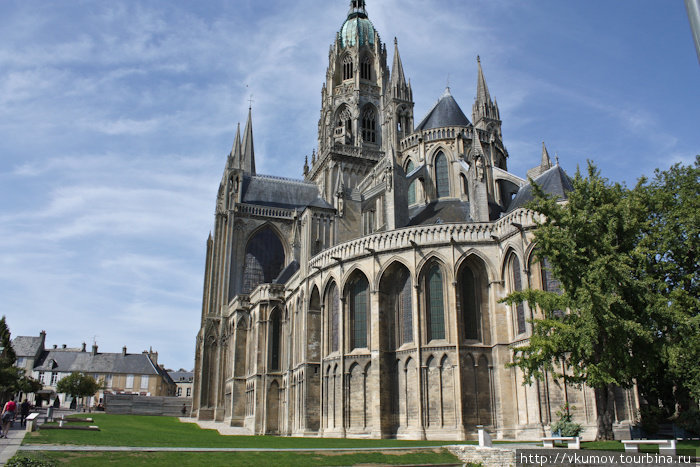 Кафедральный собор в городе Байё Байё, Франция