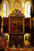 Картина у алтаря Распятие Христа известного художника Лукаса Кранаха