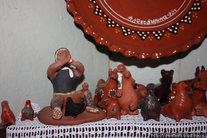 а вот и знаменитые вепсские игрушки из оятской глины Лодейное Поле, Россия