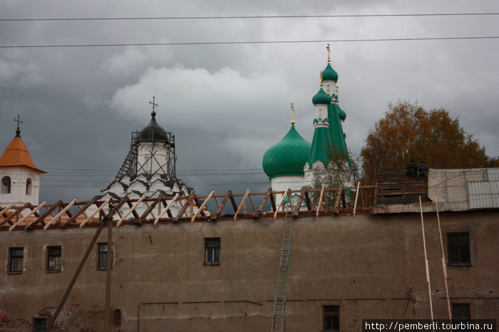 поселок Свирское. В этих монастырских стенах и располагалась психиатрическая больница! Лодейное Поле, Россия