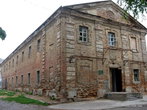 Самое древнее здание города сооружено графом Ф. Потоцким для униатского монастыря. Это была католическая василианская школа на 400 мест. Сейчас строение называют просто — Василианский монастырь.