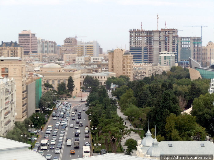 Приморский бульвар прекрасно виден с башни Баку, Азербайджан