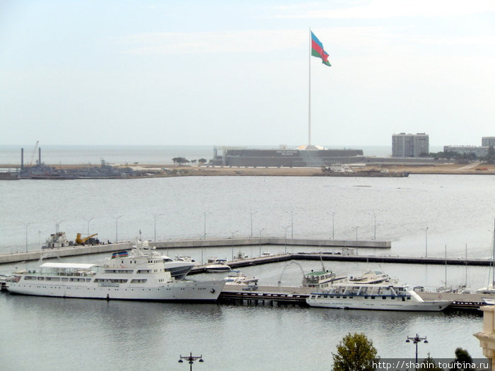 Вид с башни на море Баку, Азербайджан