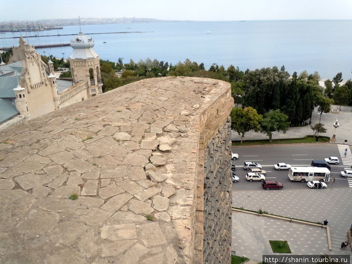 На самой вершине башни Баку, Азербайджан