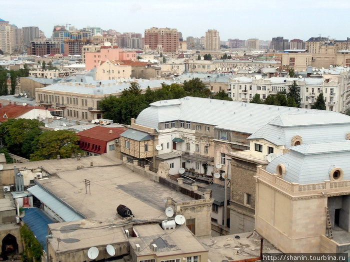 Вид на Старый город с вершины Девичьей башни Баку, Азербайджан