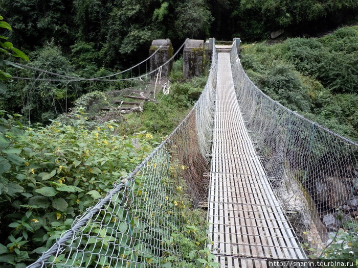 На мосту Бесисахар, Непал