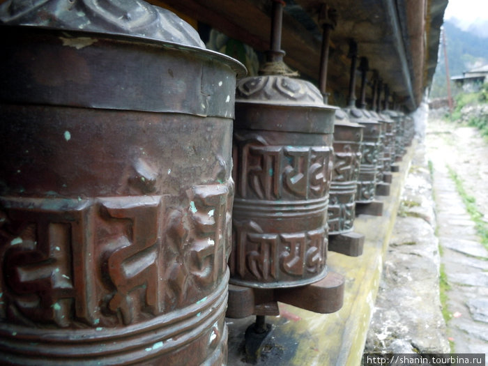 Молитвенные барабаны Зона Гандаки, Непал