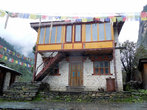 Двухэтажный храм в Талекху