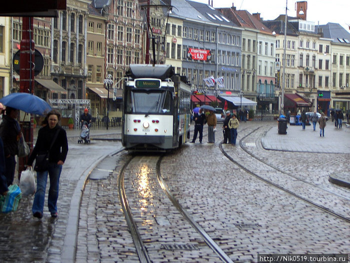 Трамвай Москва. Трамваи в Генте маркируются не номерами а напрвлениями. Гент, Бельгия