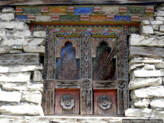 Старое окно Мананг, Непал