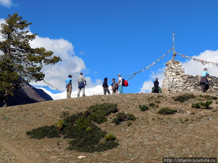 Туристы на вершине Мананг, Непал