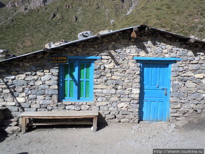 Дом с синими окнами Муктинатх, Непал