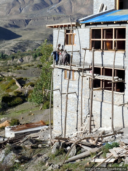 Строится новый дом Муктинатх, Непал