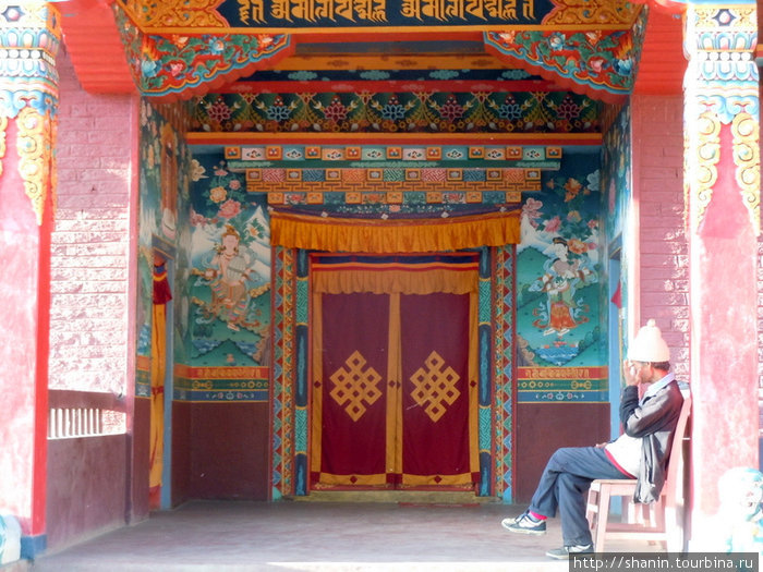 Вход в Тсечен Кинга Чоелинг Гонпа Муктинатх, Непал