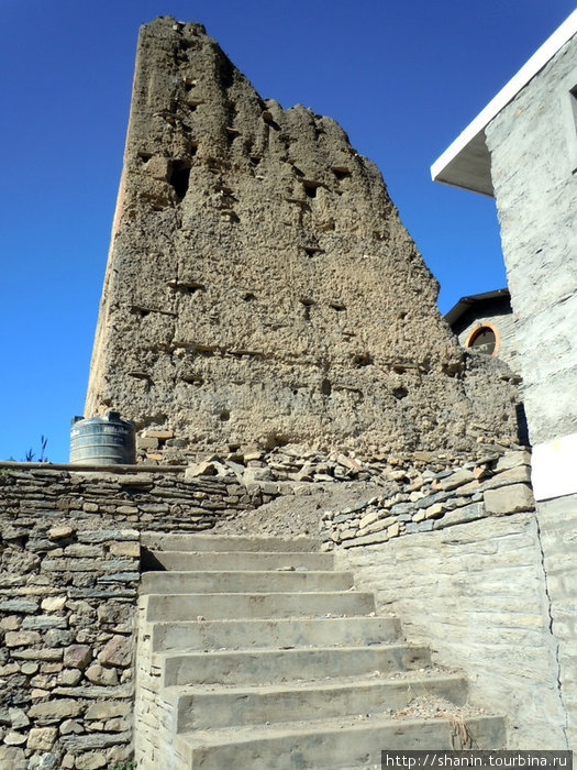 Лестница к крепости Джаркот, Непал