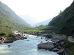 Долина речки Marsyangdi, около 1000 м.