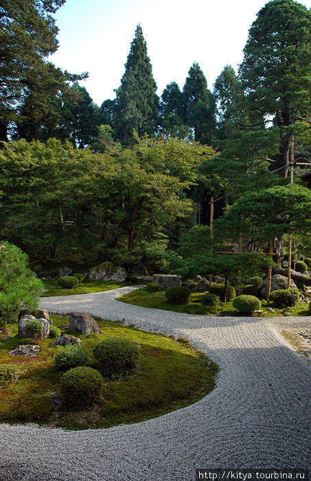 Сад в храме Мансю-ин Киото, Япония