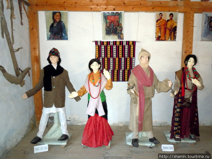 Жители Мустанга — куклы Джомсом, Непал