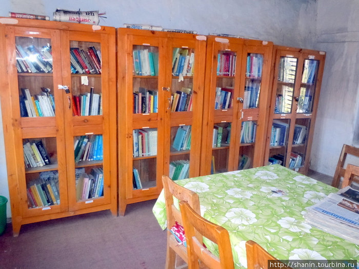 Библиотека Джомсом, Непал