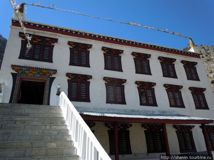 Храм в монастыре Гуру Пандита Ананд Марфа, Непал