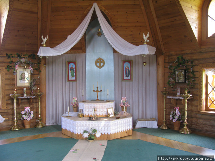 Внутри храма Курагино, Россия