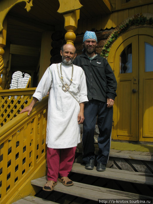 Местный священник (виссарионовец) и местный хороший человек Курагино, Россия