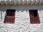 Два окна белого дома