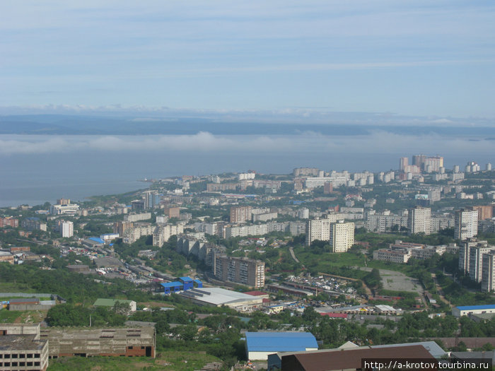 Вид города с высшей его точки — с горы Холодильник Владивосток, Россия