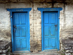 Синие двери