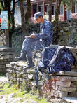 Непальский солдат на отдыхе