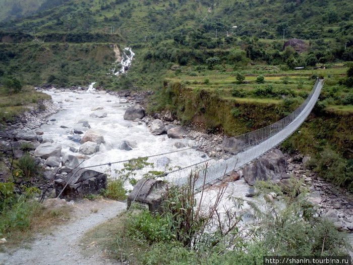 Мост через реку Зона Дхавалагири, Непал