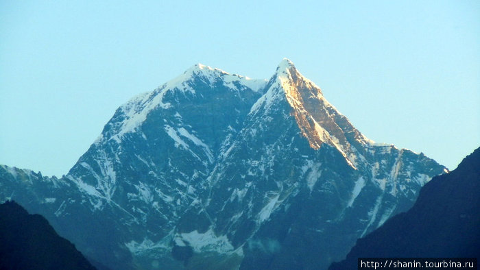 Вид из Татопани на Дхаулагири Зона Дхавалагири, Непал