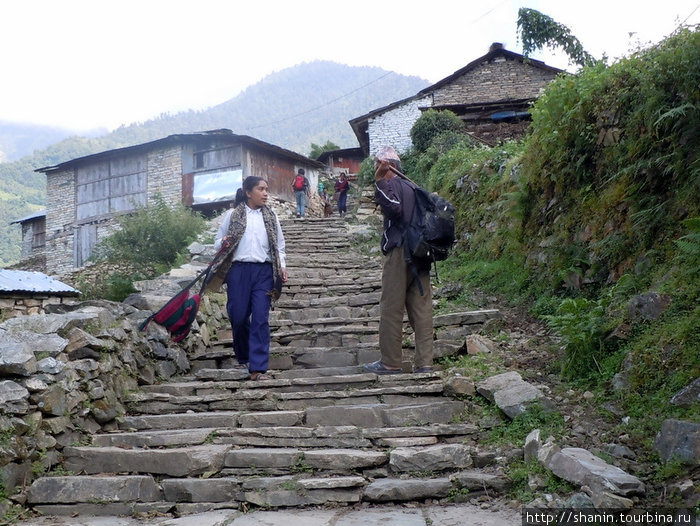 На ступенях Зона Дхавалагири, Непал