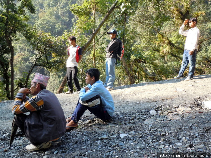 В ожидании прохода Зона Дхавалагири, Непал