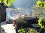 Деревня Биретханти в дыму