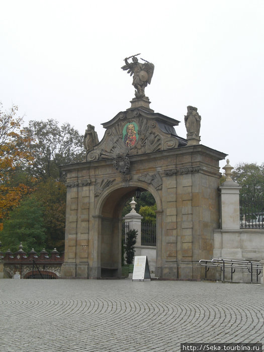 Любомирские ворота Ченстохова, Польша