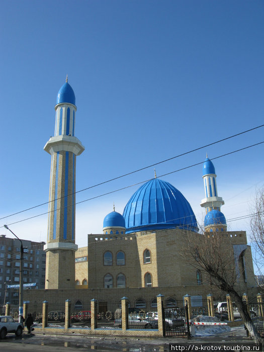 Мечеть в старой части города Астана, Казахстан