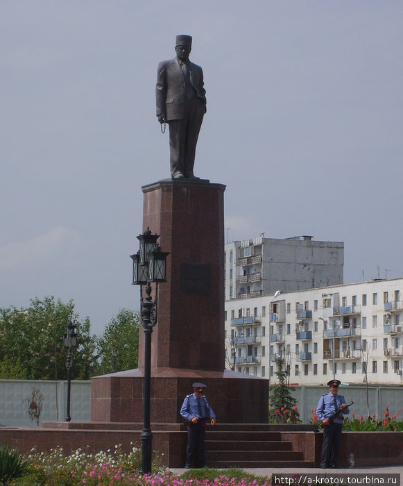 Статуя Ахмата Кадырова Грозный, Россия