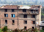 Многоквартиный дом на окраине Бхактапура