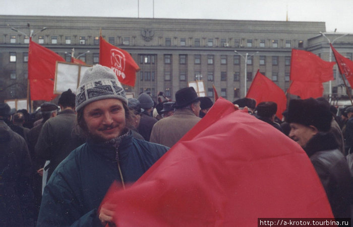...а местные жители проводили митинги всех партий. Иркутск, Россия