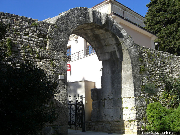 Геркулесовы ворота Пула, Хорватия