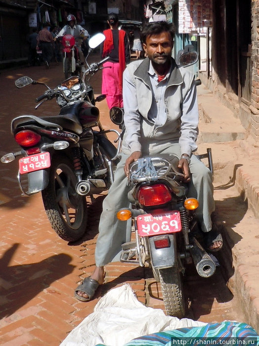 Задом наперед — но уж как получается Бхактапур, Непал