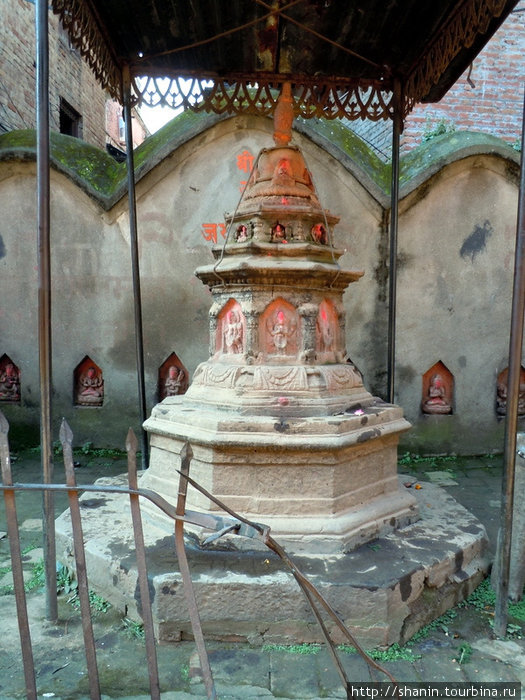 Маленькая ступа Бхактапур, Непал