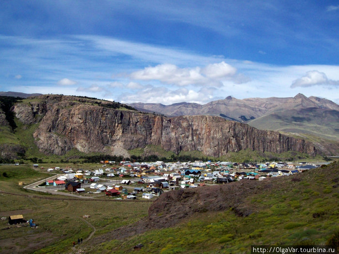 Вид на поселок с близлежащей горы Провинция Санта-Крус, Аргентина