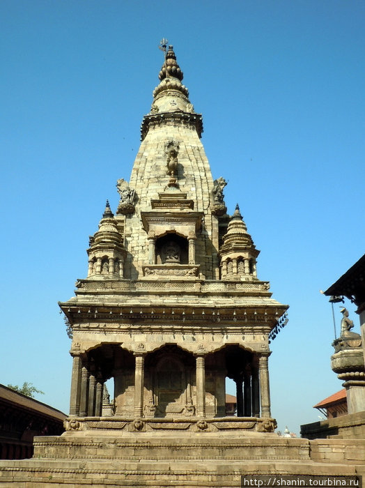 Индуистский храм на площади Дурбар Бхактапур, Непал