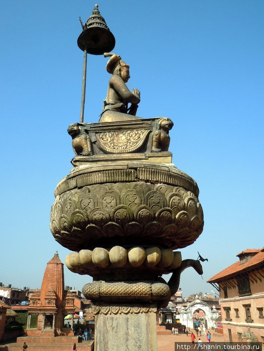 Статуя короля Бхупатиндра Малла Бхактапур, Непал