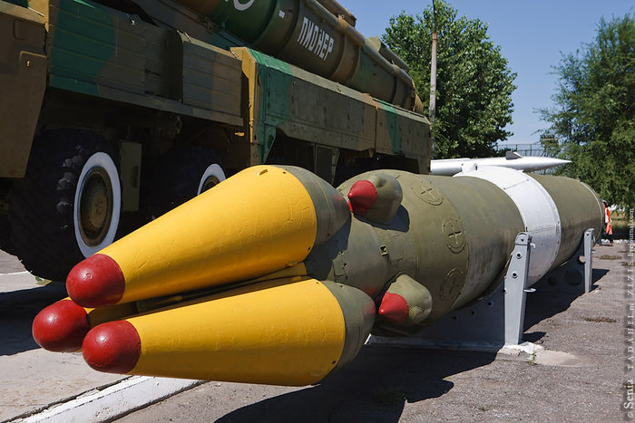 Пожалуй, самый впечатляющий экспонат — комплекс СС-20. Это сама ракета 15Ж45 с муляжом боеголовки. Такая есть в Вашингтоне. К счастью, доставлена морем, а не своим ходом. Знаменск, Россия